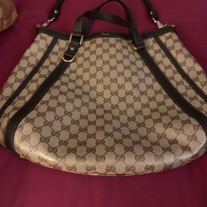 Gucci Shoulder Bag. Authentic, no dust bag